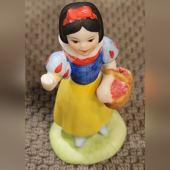 Vintage Disney figurine Snow White circa 1987 - Picture 7 of 8